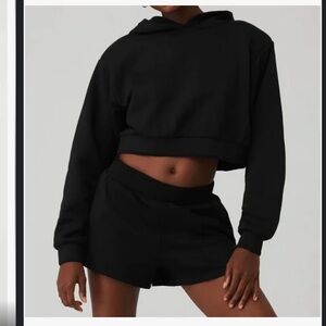Alo yoga cropped headliner shoulder pad hoodie